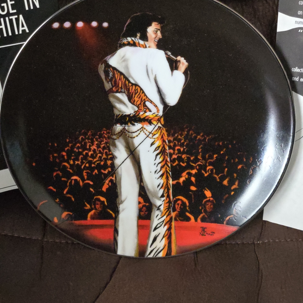 Elvis Presley Commemorative Plate - Black and White